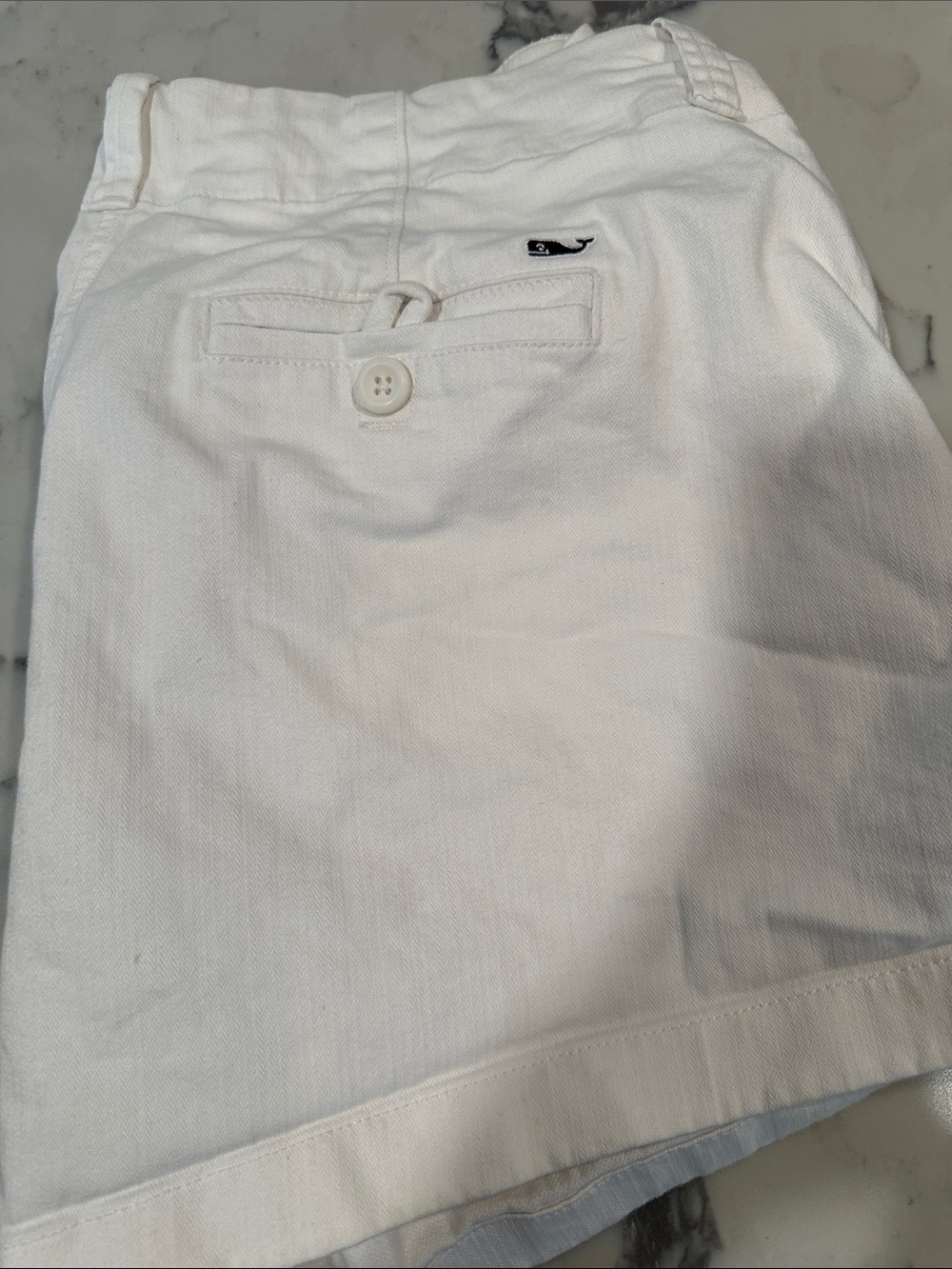 Vineyard Vines White Cotton Shorts with Navy Whale